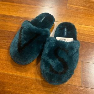 Victorias Secret Plush Slippers